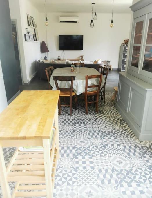 Maison Avec Piscine Dans Village Provencal. Courthézon Esterno foto
