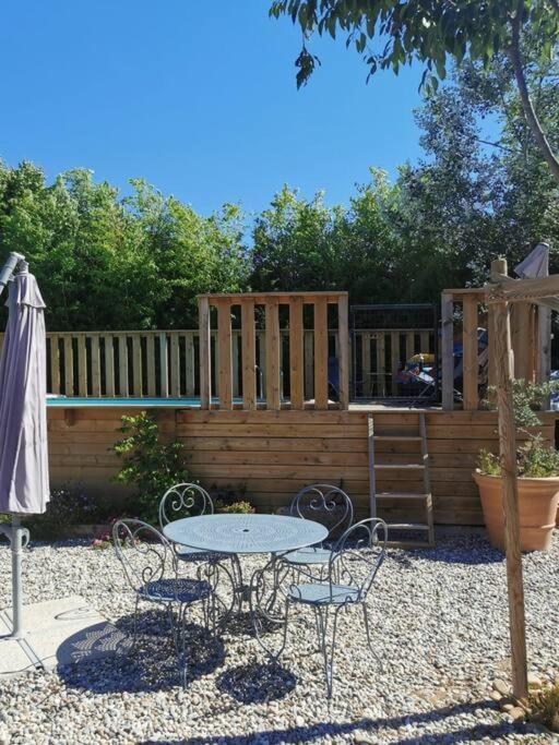 Maison Avec Piscine Dans Village Provencal. Courthézon Esterno foto