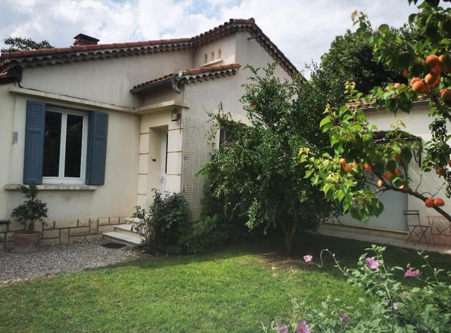 Maison Avec Piscine Dans Village Provencal. Courthézon Esterno foto