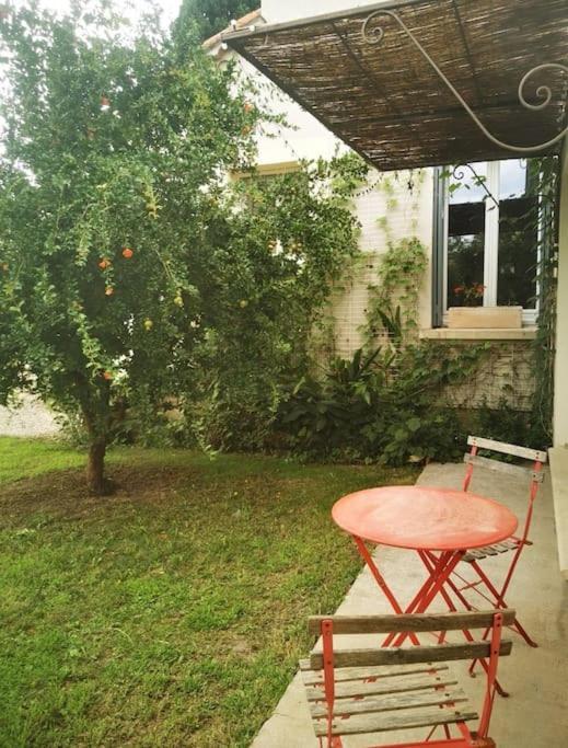 Maison Avec Piscine Dans Village Provencal. Courthézon Esterno foto